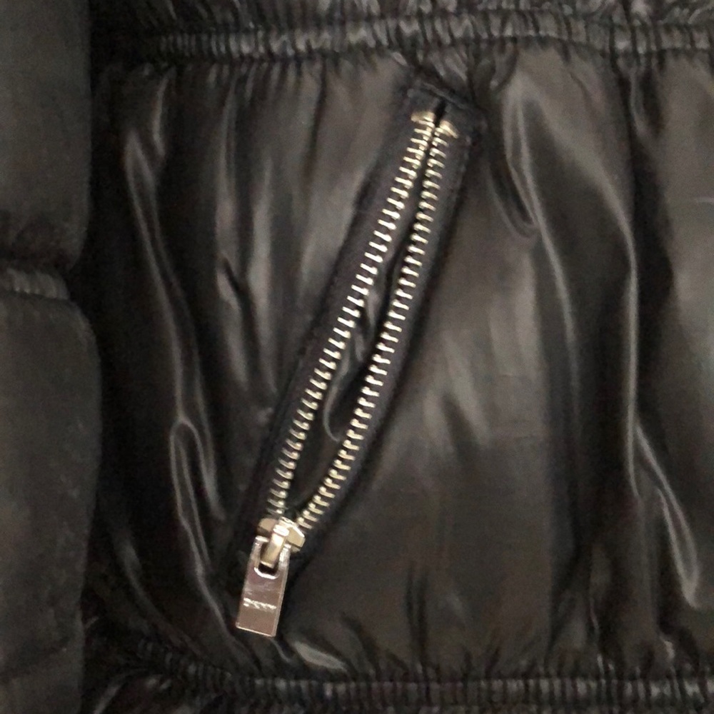GIRLS DKNY Puffy coat with hood. - Picture 3 of 11